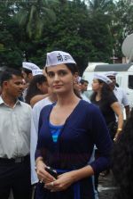 Monica Bedi support Anna Hazare in Juhu, Mumbai on 24th Aug 2011 (33).JPG